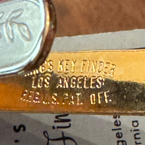 VTG King's Key Finder Los Angeles Ruby Red Rhinestone Engraved Metal Key Chain - Picture 5 of 5